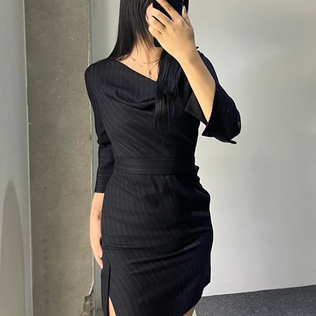 비비안웨스트우드 드레이프 넥 스트라이프 원피스