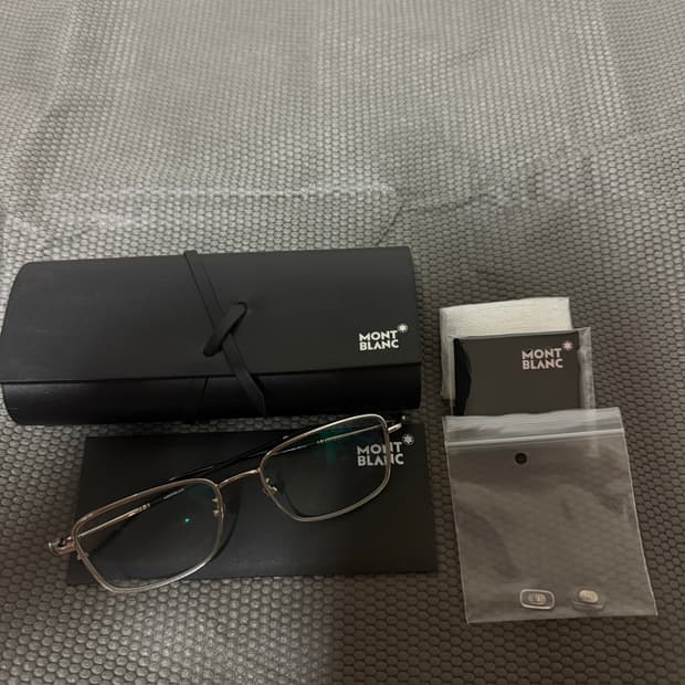 몽블랑 실버 스퀘어 안경