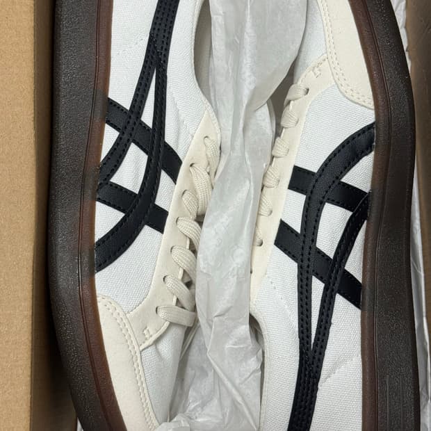 오니츠카 타이거 어드반티 크림 화이트 블랙 235 판매합니다!