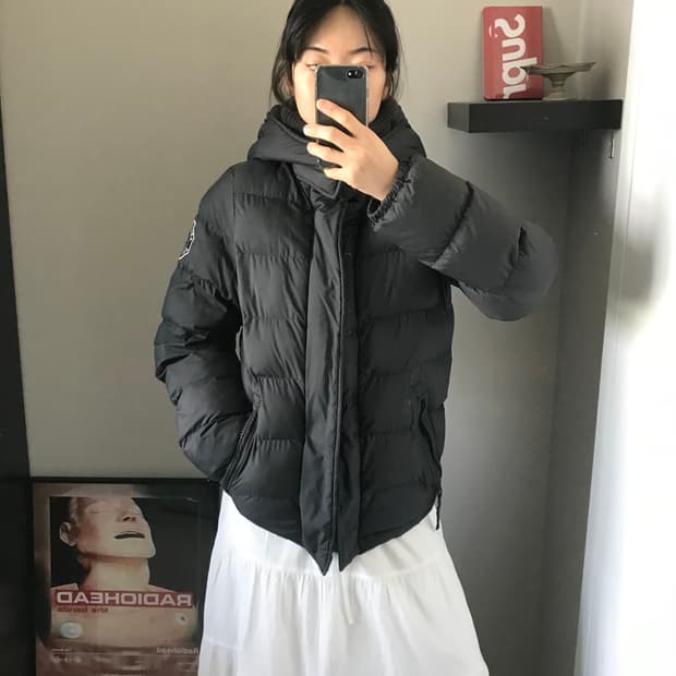 아베크롬비 소매 패치로고 연그레이 숏패딩