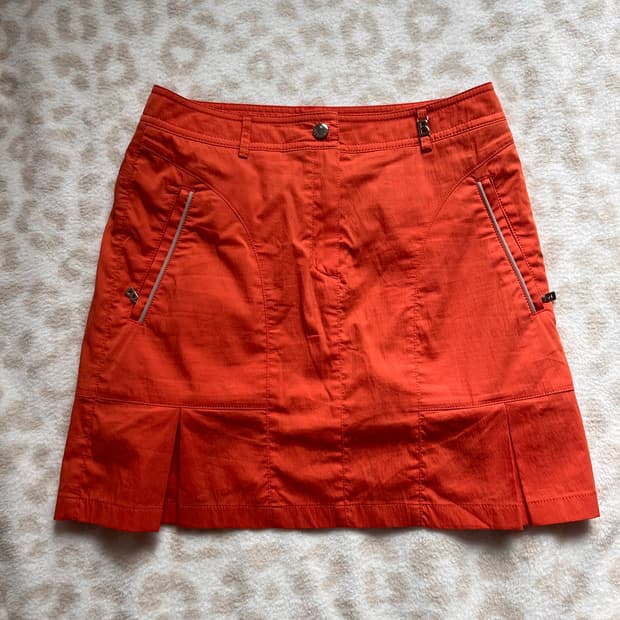 Carrot pleated skirt