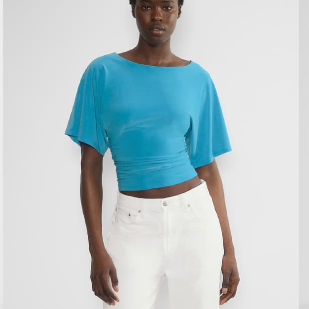 Aritzia 탑