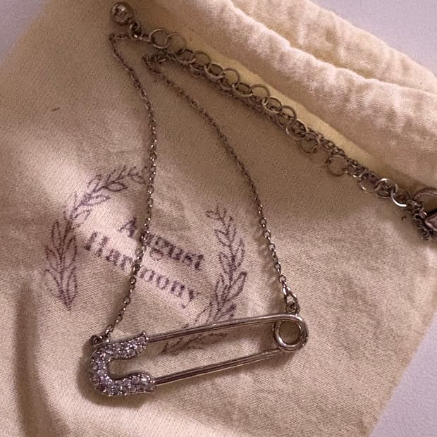 어거스트하모니 핀 목걸이 necklace