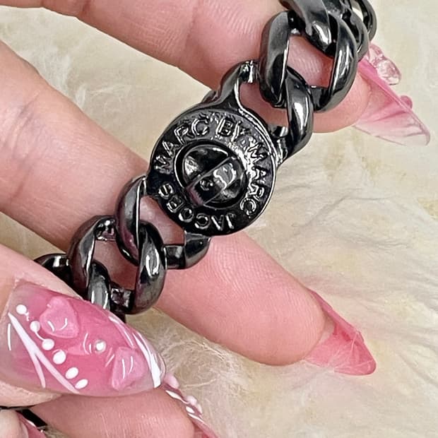 마크바이마크제이콥스 턴 락 체인 팔찌