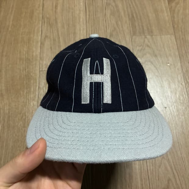 뉴에라 더 헌드레드 울 볼캡 스트라이프 테프스토어즈