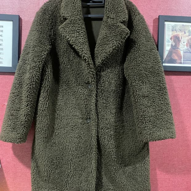 유니클로 카키 뽀글이 코트 90