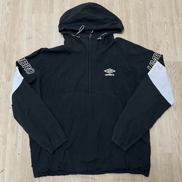 엄브로 빅로고 후드 아노락 바람막이 L/100 