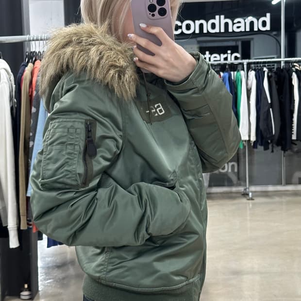 히스테릭 글래머 포켓 하이 투웨이 퀄팅 자켓