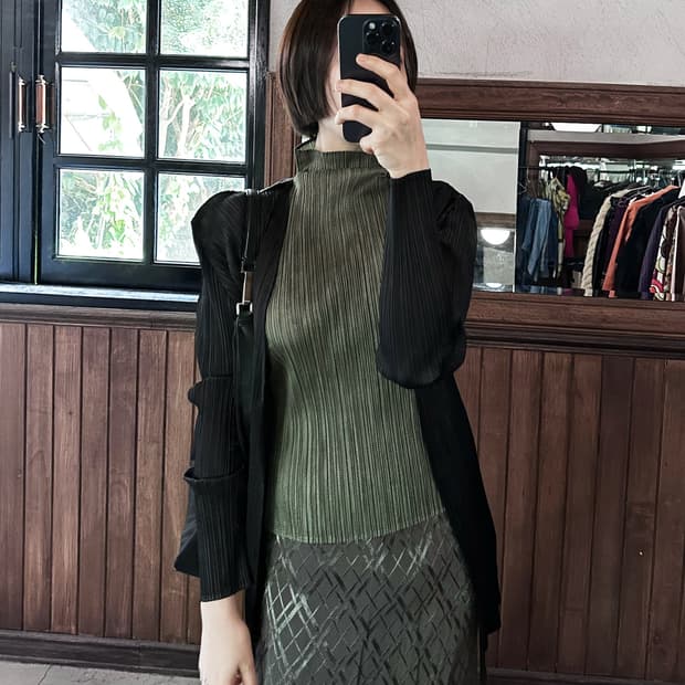 PLEATS PLEASE black cardigan