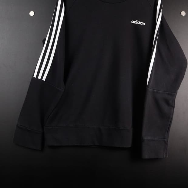 아디다스 로고 삼선 맨투맨