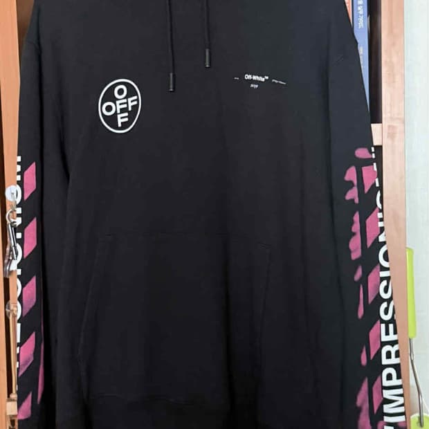 오프화이트 애로우 후드티