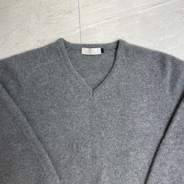 아모멘토 25fw 라쿤 브이넥 니트 차콜 S