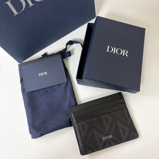 디올 지갑 팝니다