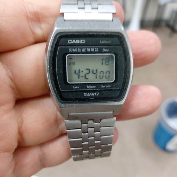 카시오 메탈 밴드 전자시계