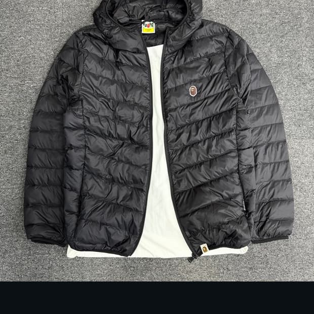 베이프 경량패딩