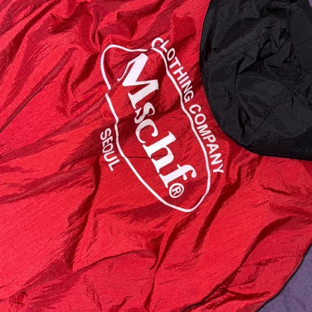 미스치프 바람막이