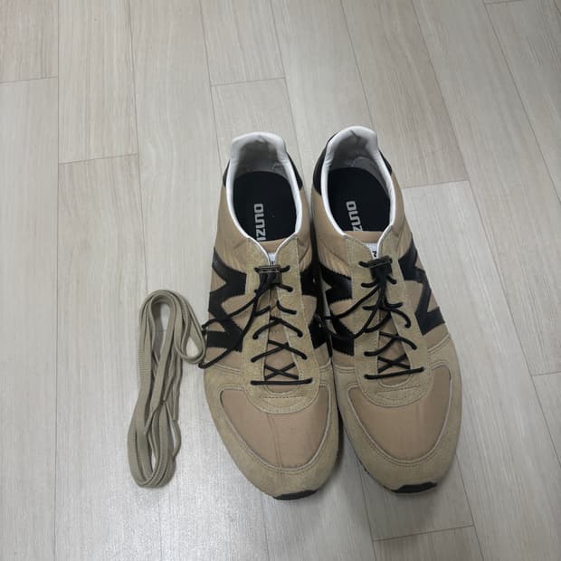 미즈노 셔터 스니커즈