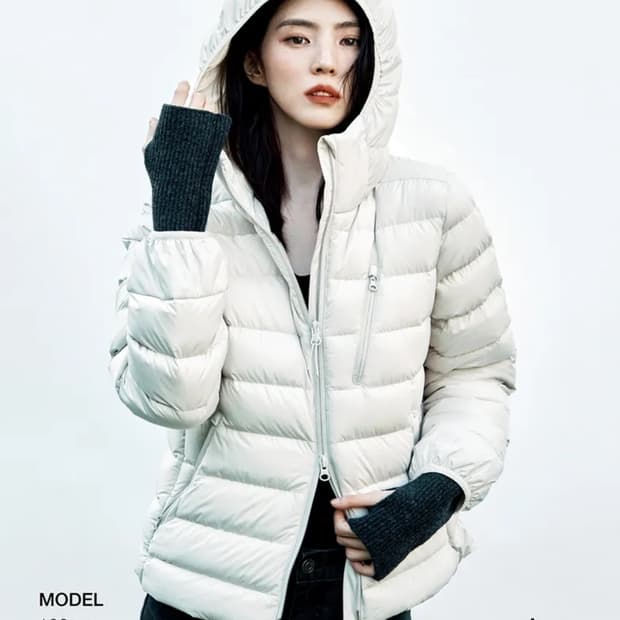 무신사 스탠다드 우먼즈 후디드 라이트 다운 재킷 경량패딩 스톤 화이트 S