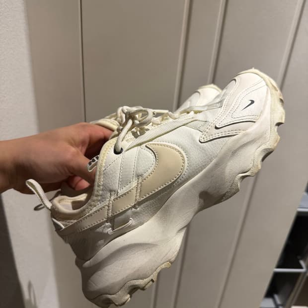 나이키 TC7900 화이트 235mm