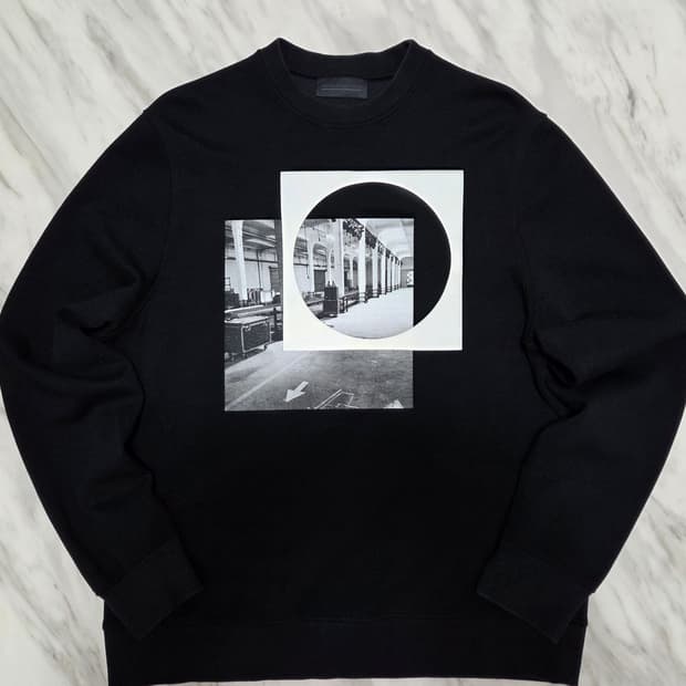 디젤 블랙골드 그래픽 프린트 맨투맨