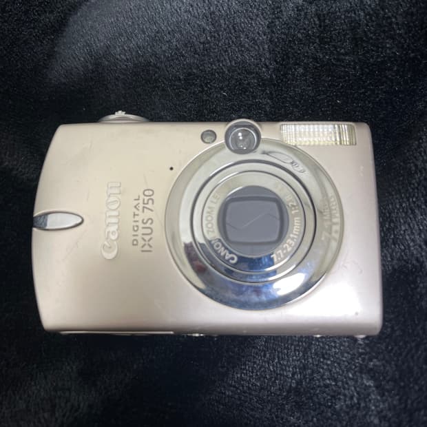 캐논 익서스 750 디지털 카메라