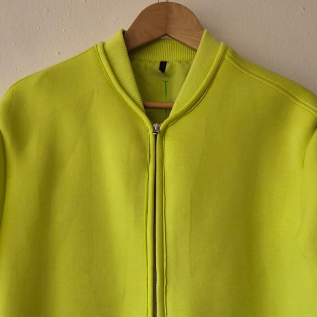 새상품)베네통 여성 형광네오플렌점퍼 ONE SIZE