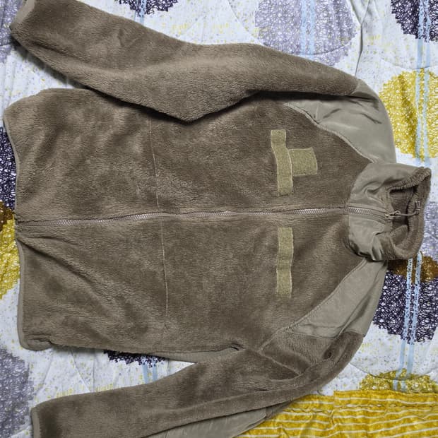 미군 오리지널 폴라텍 후리스 미디움-레귤러 사이즈 판매