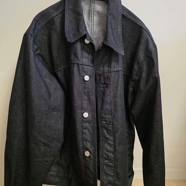 에잇세컨즈 흑청 데님자켓 