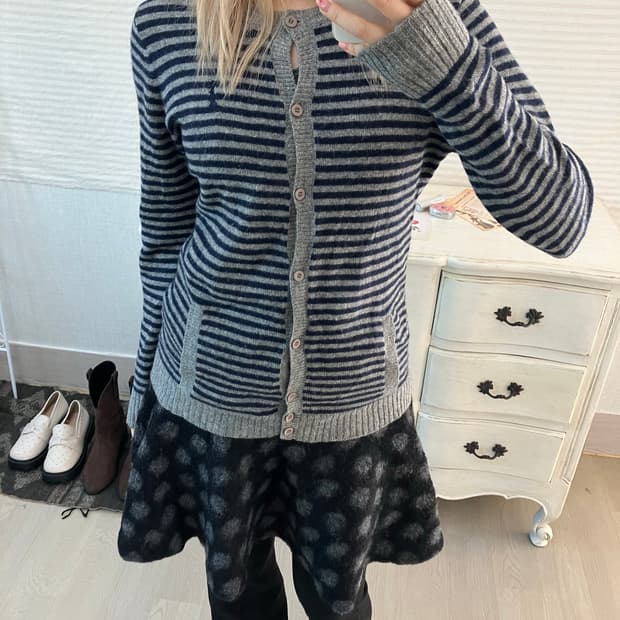 East boy 차콜 네이비 울 스트라이프 포켓 가디건 