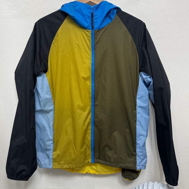 유니클로 마르니 윈드브레이커 M