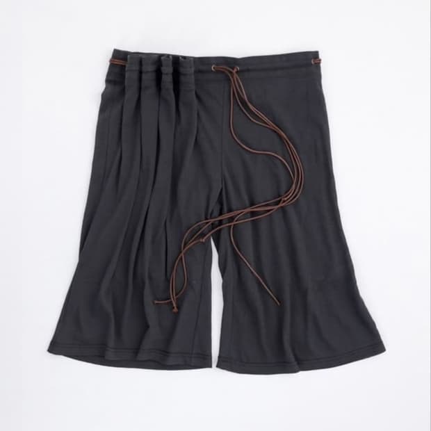 Ulika Sanctus curtain half pants 