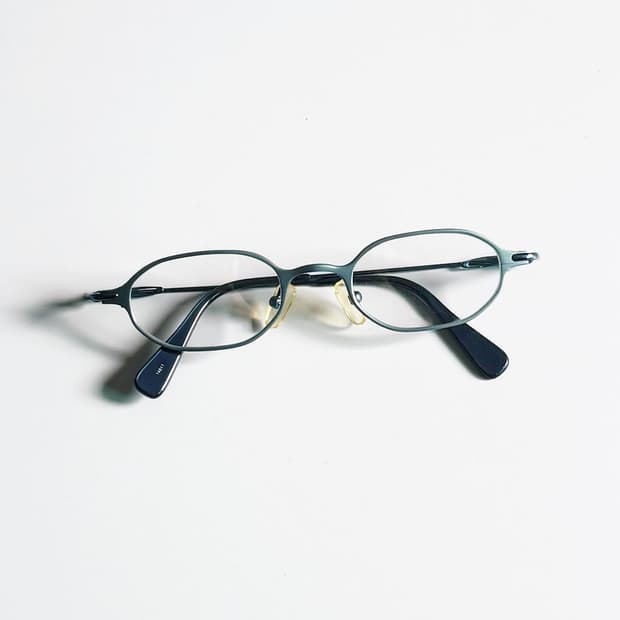 90s 라이트블루 메탈 슬림 오벌 프레임 빈티지 안경