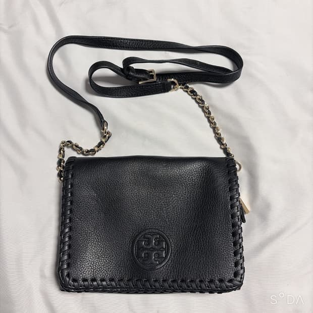 토리버치 블랙 레더 크로스백 체인백