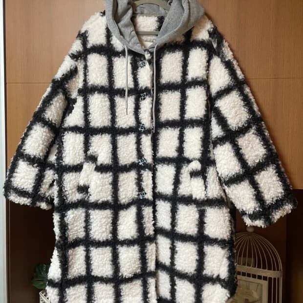 뽀글이 체크후드 롱코트 - 새상품