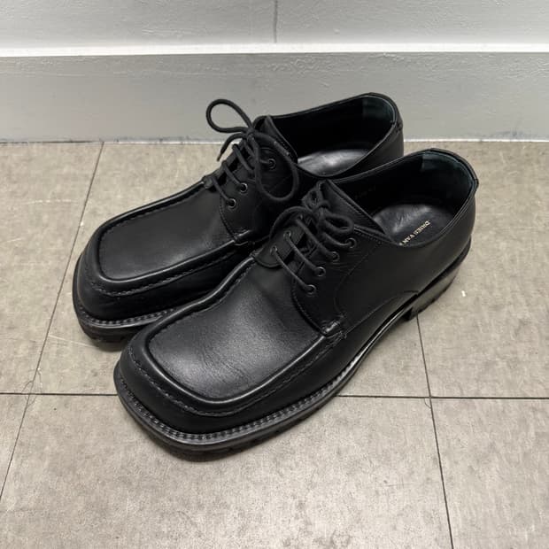 드리스반노튼 스퀘어 더비슈즈