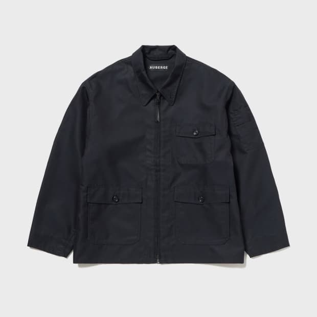 [42] Auberge Conrad (Navy)