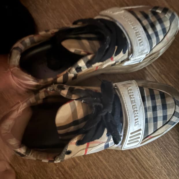 버버리 스니커즈