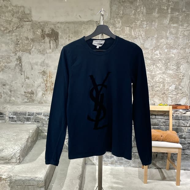이브 생로랑 리브 고쉬 딥 네이비 벨벳 로고 롱 슬리브