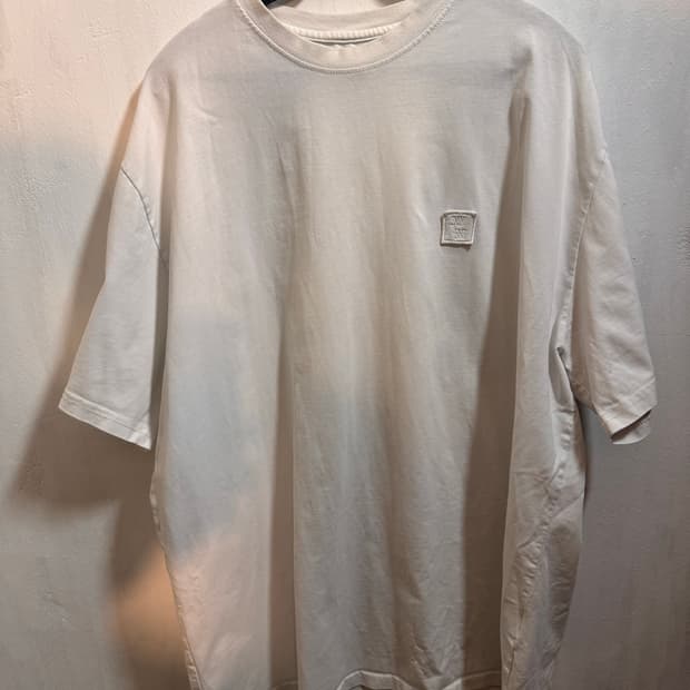 우영미 20FW 백로고 나비 프린팅 반팔 화이트 (50)