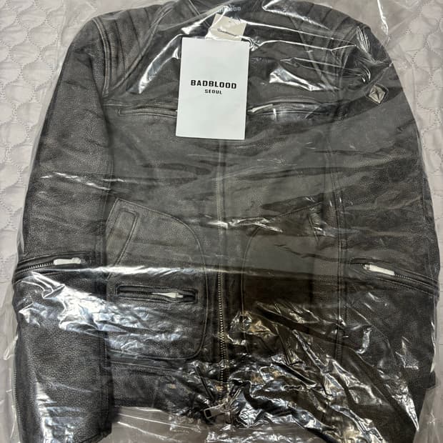 배드블러드 레더 가죽자켓 교환 또는 판매합니다.