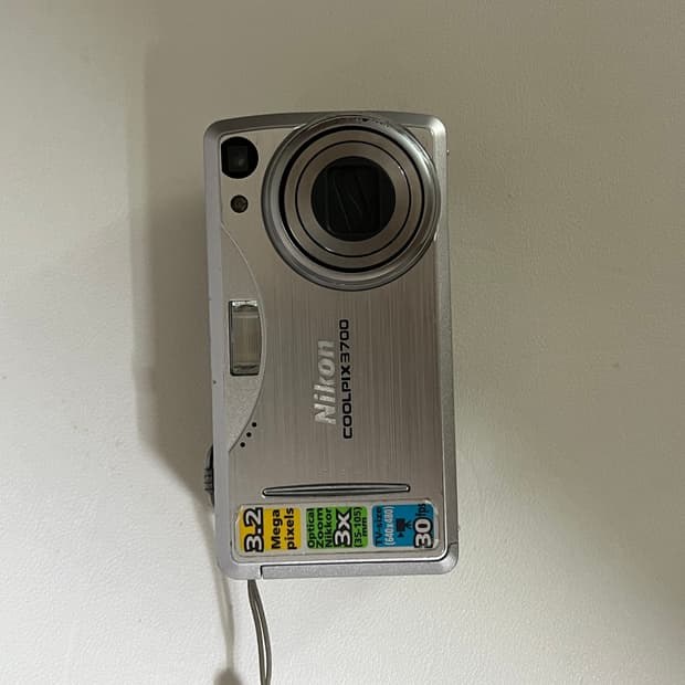 니콘 쿨픽스 3700