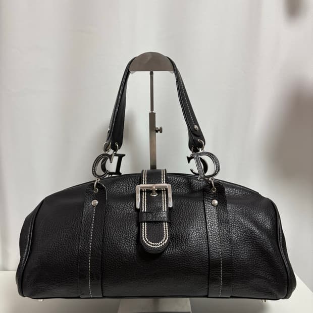 디올 레더 버클 숄더백