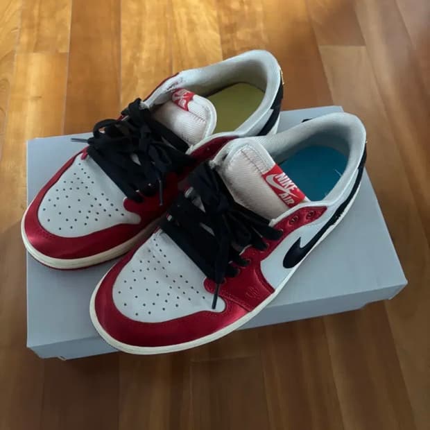 조던 1 트로피 룸 레트로 로우 OG SP 세일 바시티 레드