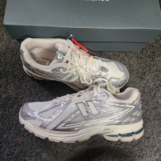 뉴발란스 1906 화이트 실버 290