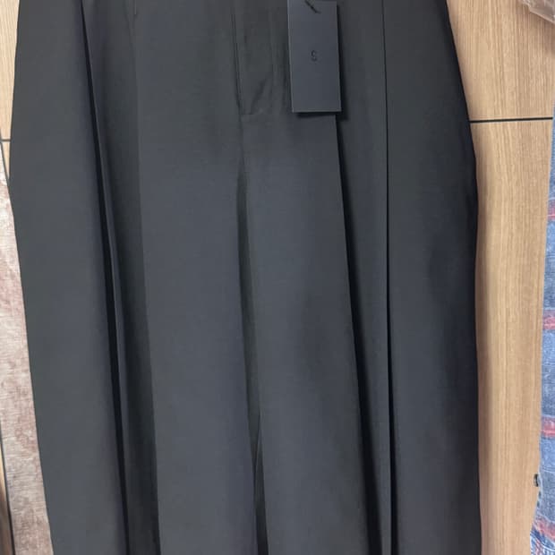 송지오 25시즌 개더플리츠 팬츠 82