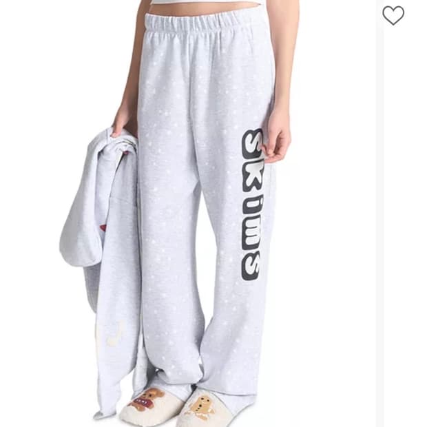 skims snow print fleece pants