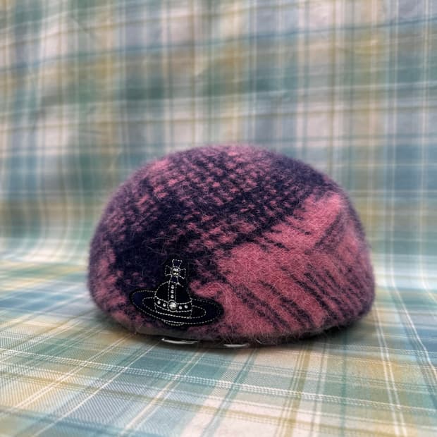 vivianne westwood blue pink hat