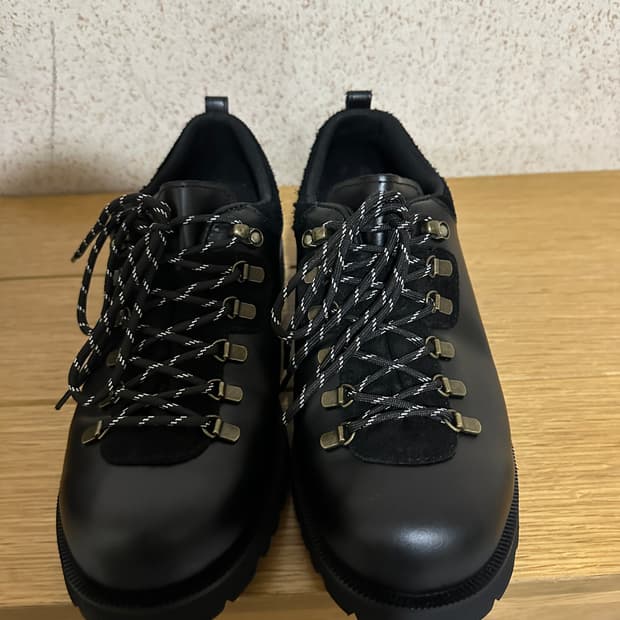 로맨틱 무브 오트 마운틴 슈즈 R24M018 (오일 블 랙)