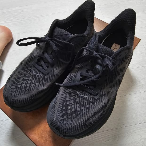 호카 클리프톤9 블랙 235