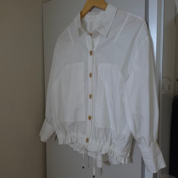 더 엣지 화이트 셔츠 블라우스 (허리 스트링)